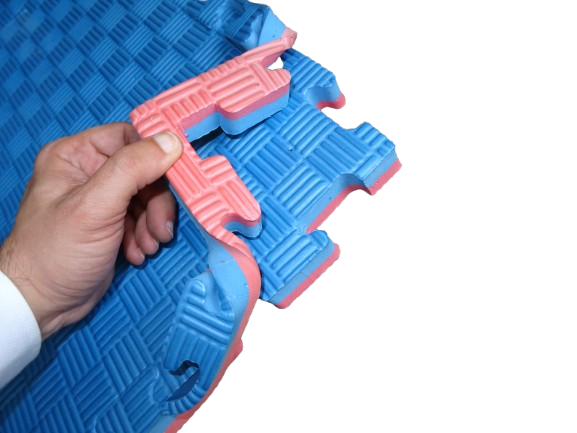 Tatami EVA em uso para karaté - Dojo profissional